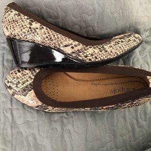 Softspots Neima Snakeskin wedge shoes